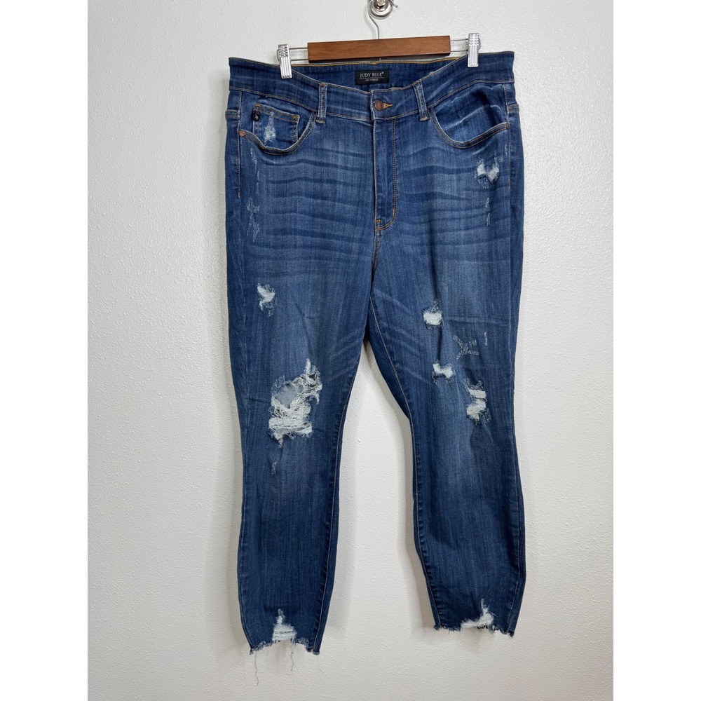 Judy Blue Skinny Fit Distressed Raw Hem Jeans Medium Wash 18W JB82202MD-PL